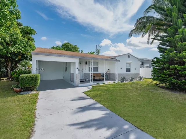 Продажа дома по адресу 2371 NW 85th St - фото 8913660