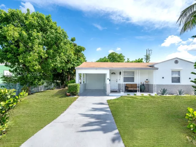 Продажа дома по адресу 2371 NW 85th St - фото 8913661