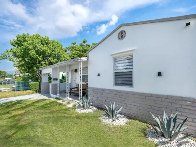 Продажа дома по адресу 2371 NW 85th St - фото 8913662