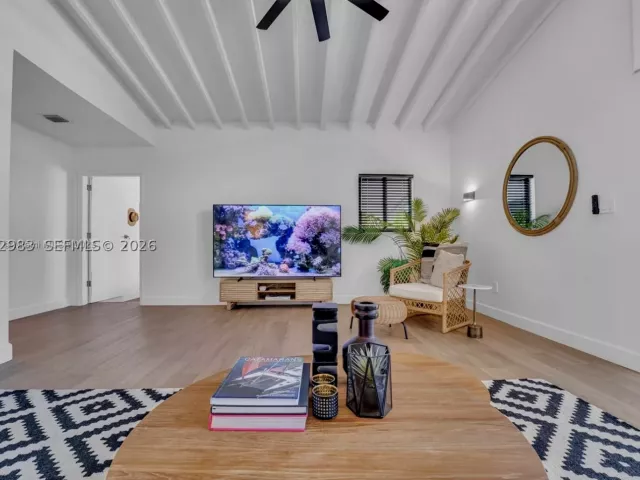Продажа дома по адресу 1514 Liberty St - фото 8871827