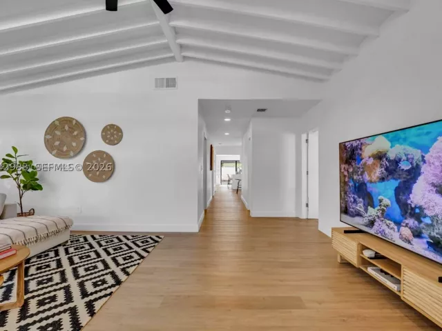 Продажа дома по адресу 1514 Liberty St - фото 8871829