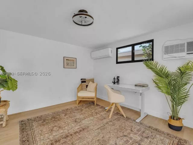 Продажа дома по адресу 1514 Liberty St - фото 8871837