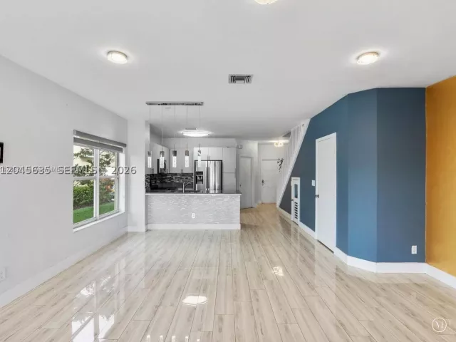 Продажа дома по адресу 12170 SW 5th Ct - фото 8876424