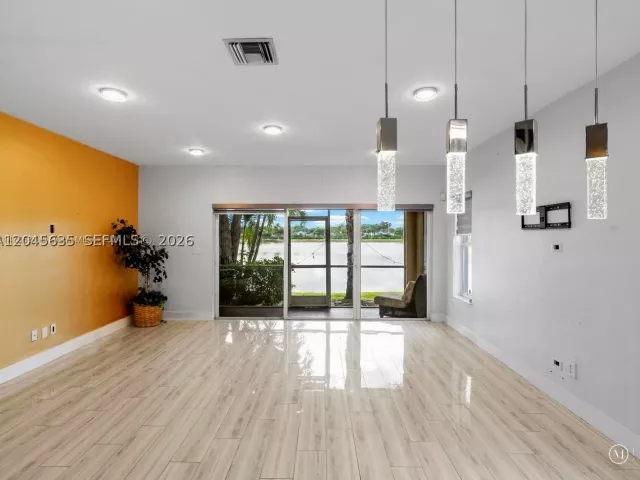 Продажа дома по адресу 12170 SW 5th Ct - фото 8876425