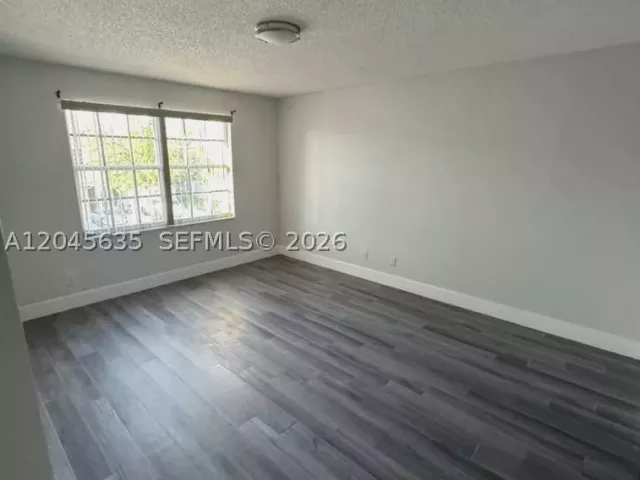 Продажа дома по адресу 12170 SW 5th Ct - фото 8876430