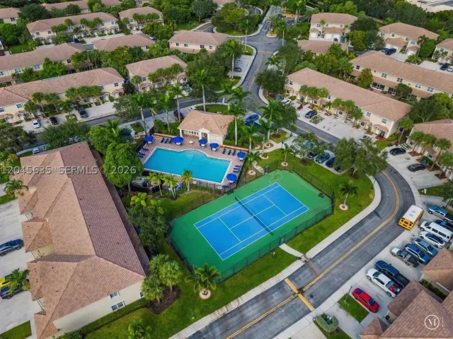 Продажа дома по адресу 12170 SW 5th Ct - фото 8876419