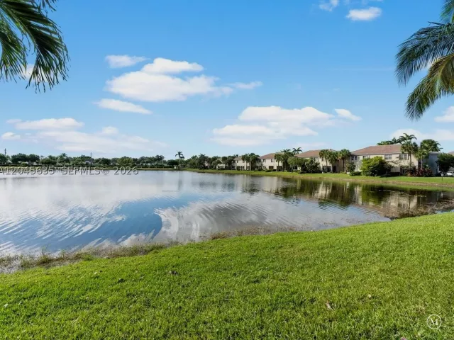 Продажа дома по адресу 12170 SW 5th Ct - фото 8876420