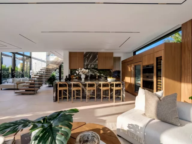 Продажа дома по адресу 3045 N Bay Rd - фото 8900715