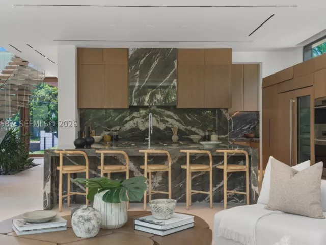 Продажа дома по адресу 3045 N Bay Rd - фото 8900716