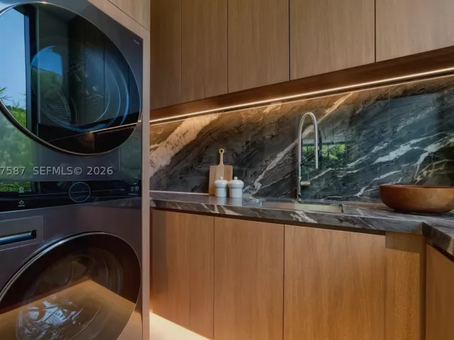 Продажа дома по адресу 3045 N Bay Rd - фото 8900718