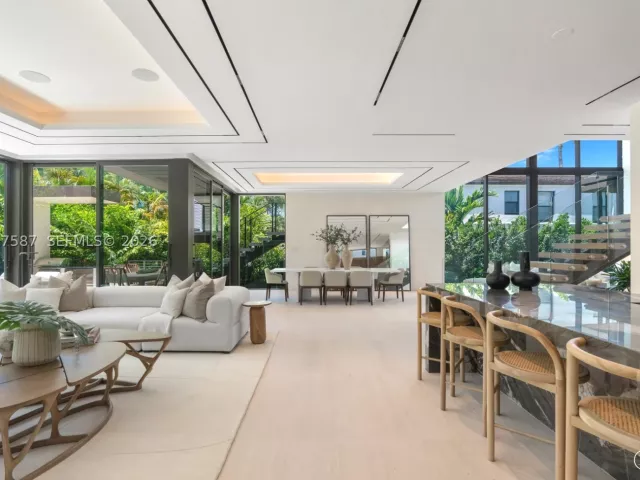 Продажа дома по адресу 3045 N Bay Rd - фото 8900720