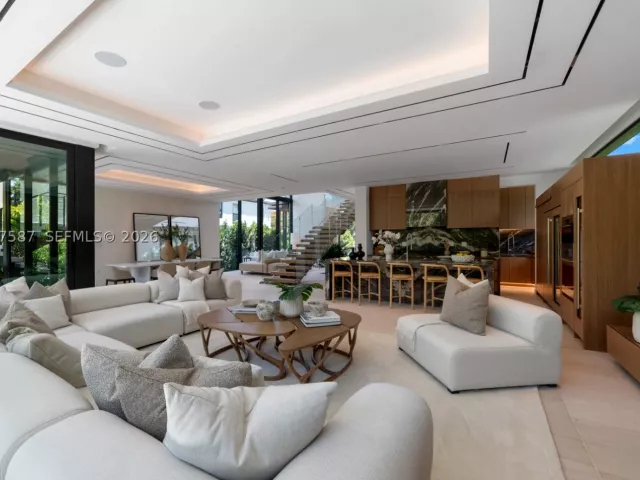 Продажа дома по адресу 3045 N Bay Rd - фото 8900721