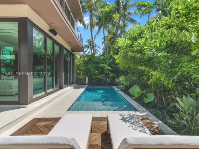 Продажа дома по адресу 3045 N Bay Rd - фото 8900722