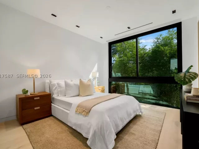 Продажа дома по адресу 3045 N Bay Rd - фото 8900725