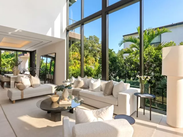Продажа дома по адресу 3045 N Bay Rd - фото 8900711