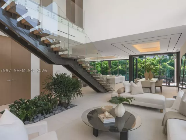 Продажа дома по адресу 3045 N Bay Rd - фото 8900712