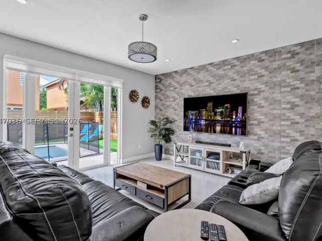 Продажа дома по адресу 15877 SW 61st Way - фото 8893122