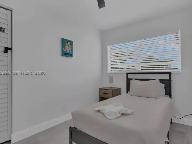 Продажа дома по адресу 1016 SW 22nd Ter - фото 8899259