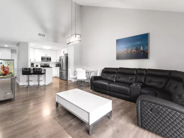 Продажа дома по адресу 12909 SW 64th Ln - фото 8929135