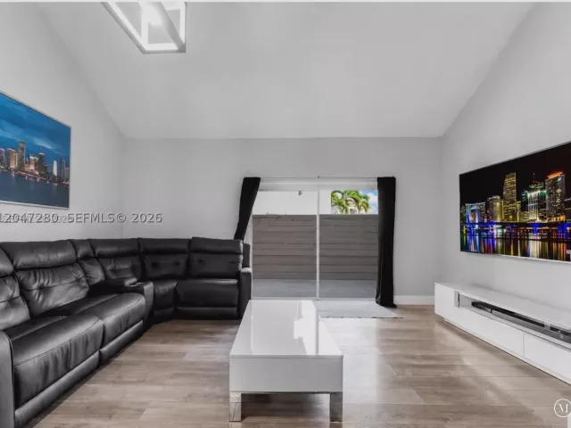 Продажа дома по адресу 12909 SW 64th Ln - фото 8929137