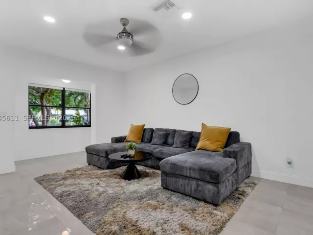 Продажа дома по адресу 2827 Adams St - фото 8888936