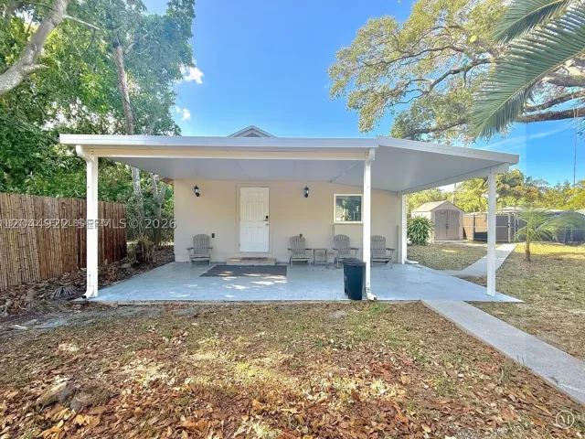 Продажа дома по адресу 947 NE 149th St - фото 8873034