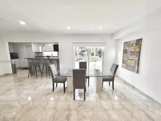 Продажа дома по адресу 947 NE 149th St - фото 8873038