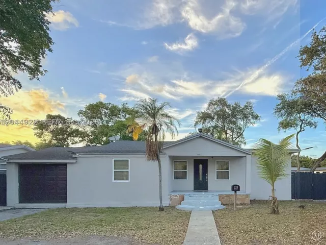 Продажа дома по адресу 947 NE 149th St - фото 8873024