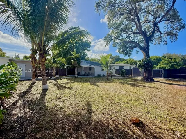 Продажа дома по адресу 947 NE 149th St - фото 8873028