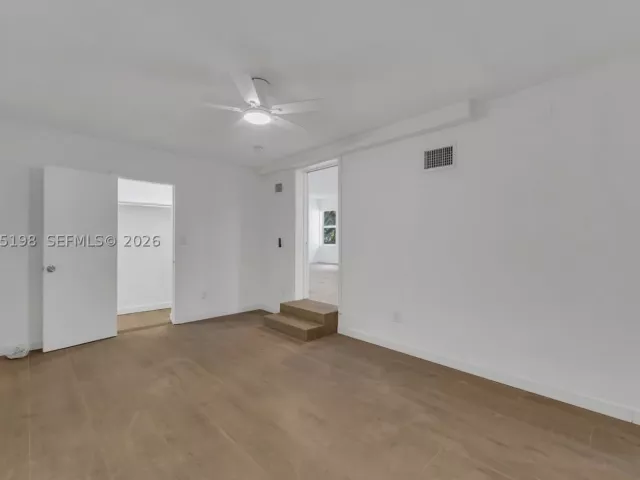 Продажа дома по адресу 13415 NW 22nd Ave - фото 8912662