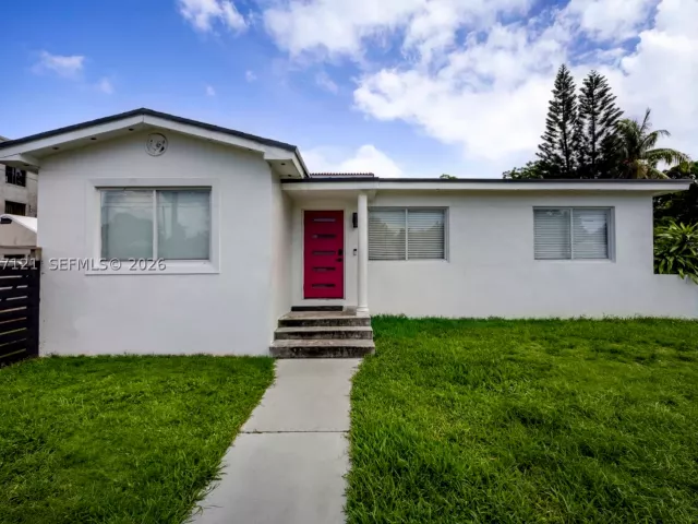Продажа дома по адресу 2939 SW 5th St - фото 8873072