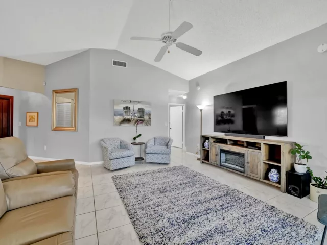 Продажа дома по адресу 1735 NW 21st Court - фото 8913042