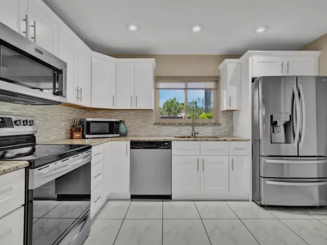 Продажа дома по адресу 1735 NW 21st Court - фото 8913034