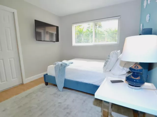 Продажа дома по адресу 2060 Coco Palm Place - фото 9353449