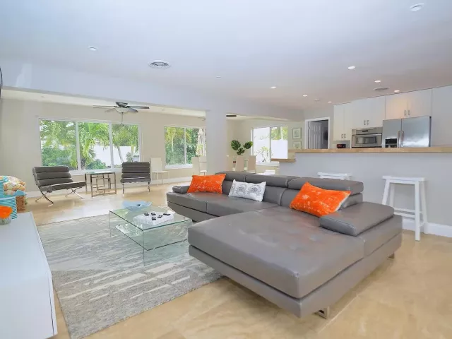 Продажа дома по адресу 2060 Coco Palm Place - фото 9353431