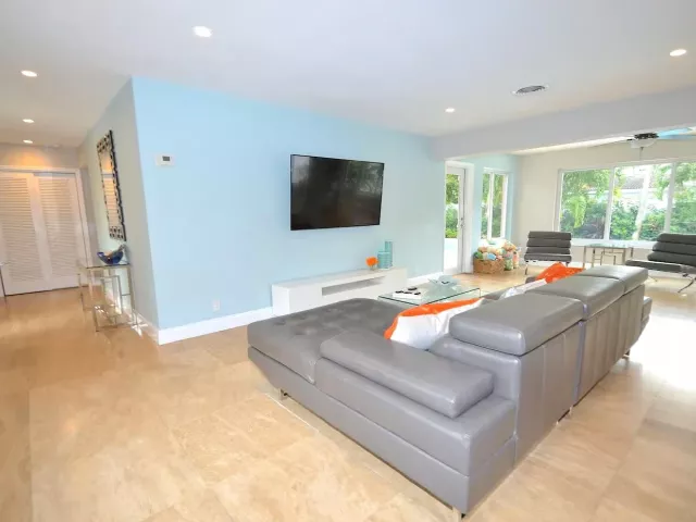 Продажа дома по адресу 2060 Coco Palm Place - фото 9353432