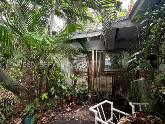 Продажа дома по адресу 8285 SW 47th St - фото 8887388
