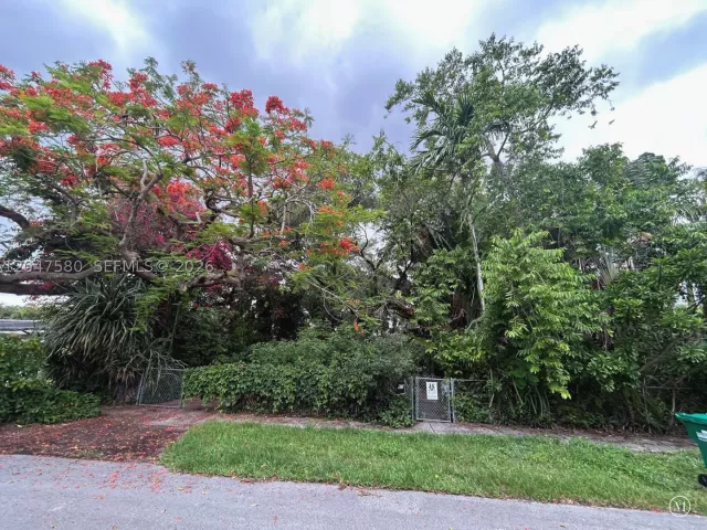 Продажа дома по адресу 8285 SW 47th St - фото 8887377