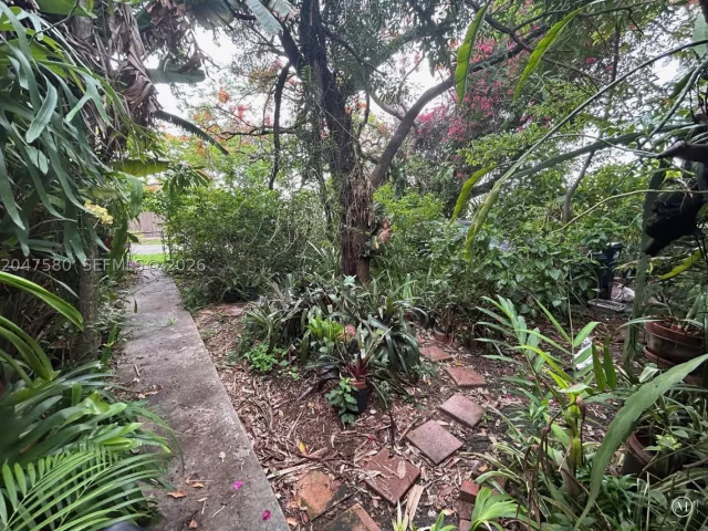 Продажа дома по адресу 8285 SW 47th St - фото 8887378