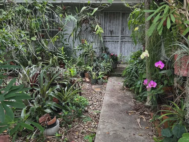 Продажа дома по адресу 8285 SW 47th St - фото 8887379