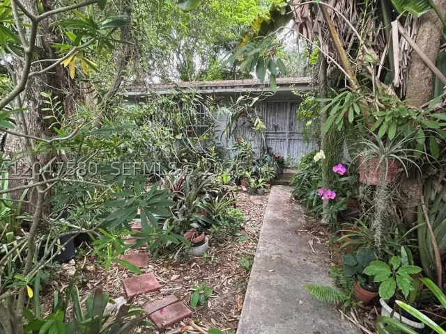 Продажа дома по адресу 8285 SW 47th St - фото 8887380