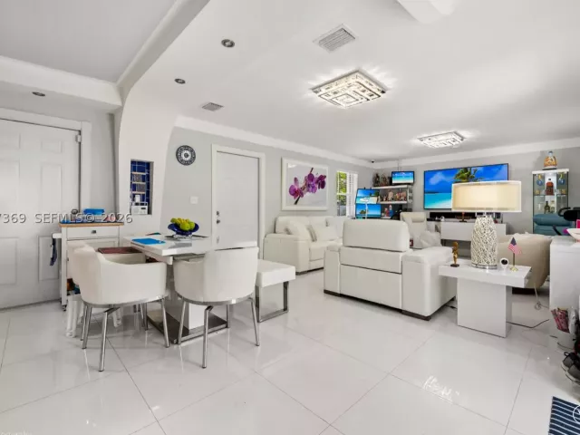Продажа дома по адресу 3750 Percival Ave - фото 8889406