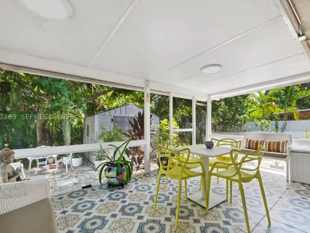 Продажа дома по адресу 3750 Percival Ave - фото 8889408