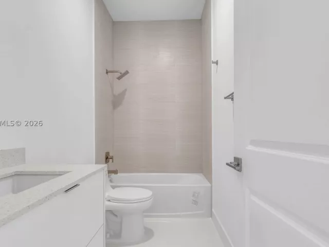 Продажа дома по адресу 23120 SW 154 CT - фото 8918131