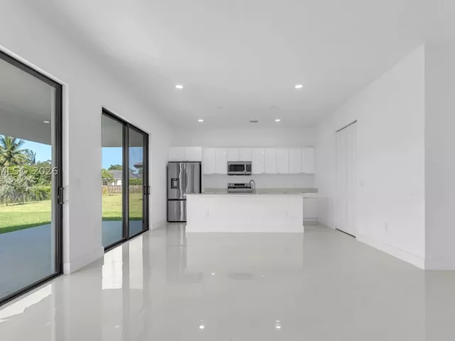 Продажа дома по адресу 23120 SW 154 CT - фото 8918126