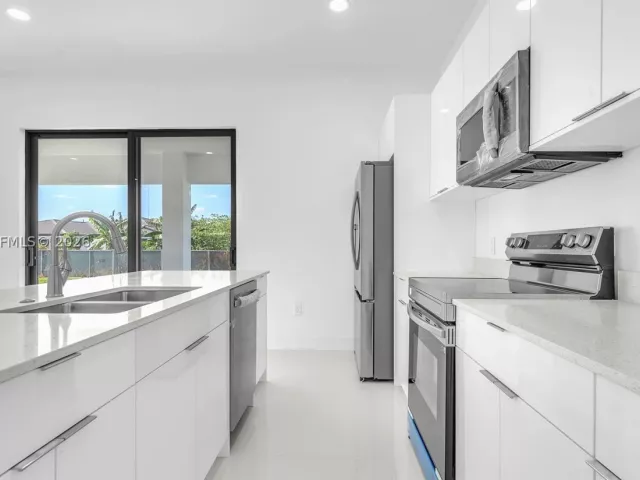 Продажа дома по адресу 23120 SW 154 CT - фото 8918129