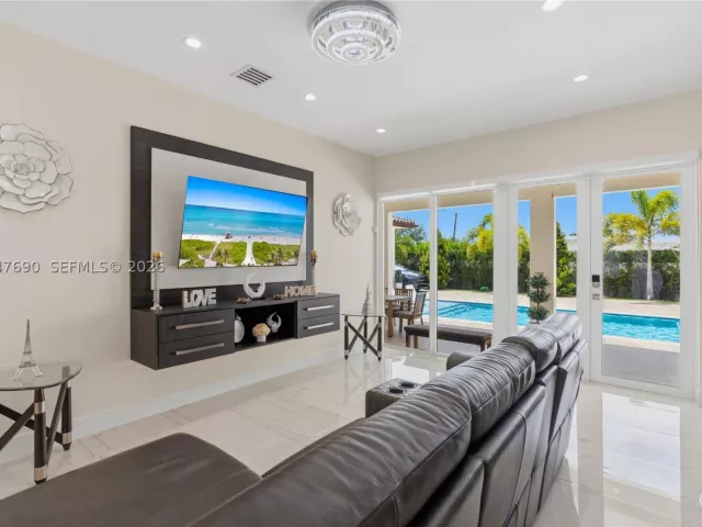 Продажа дома по адресу 3000 SW 103rd Ave - фото 8873552