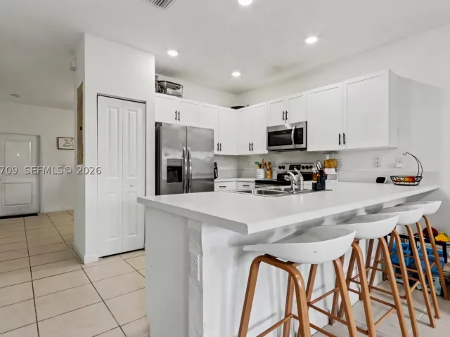 Продажа дома по адресу 18102 SW 148th Rd - фото 9232457