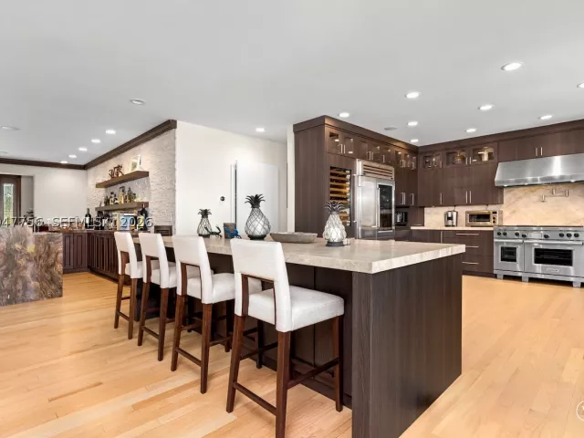Продажа дома по адресу 600 SE 28th Ave - фото 8899535