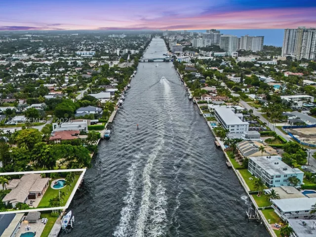 Продажа дома по адресу 600 SE 28th Ave - фото 8899525